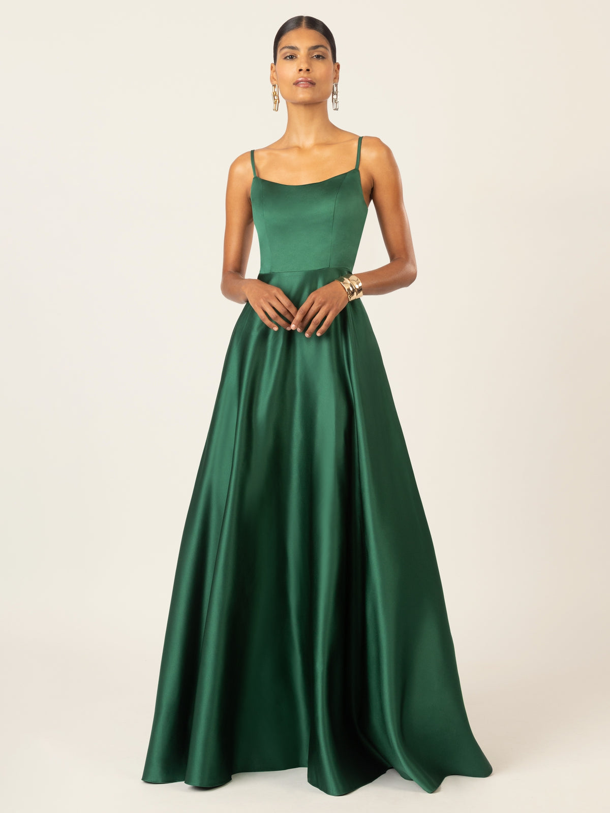 APART Langes Satin Kleid mit verstellbaren Spaghettiträgern | dunkelgrün