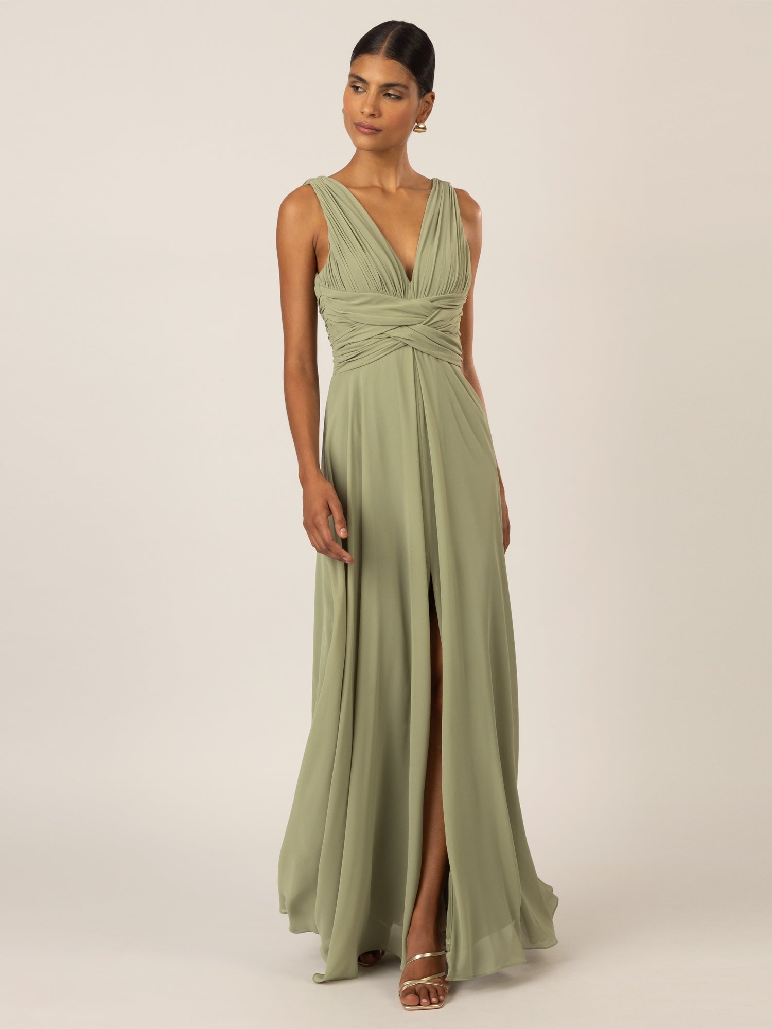 APART Langes Chiffon Kleid mit V-Ausschnitt vorne und Hinten | olive