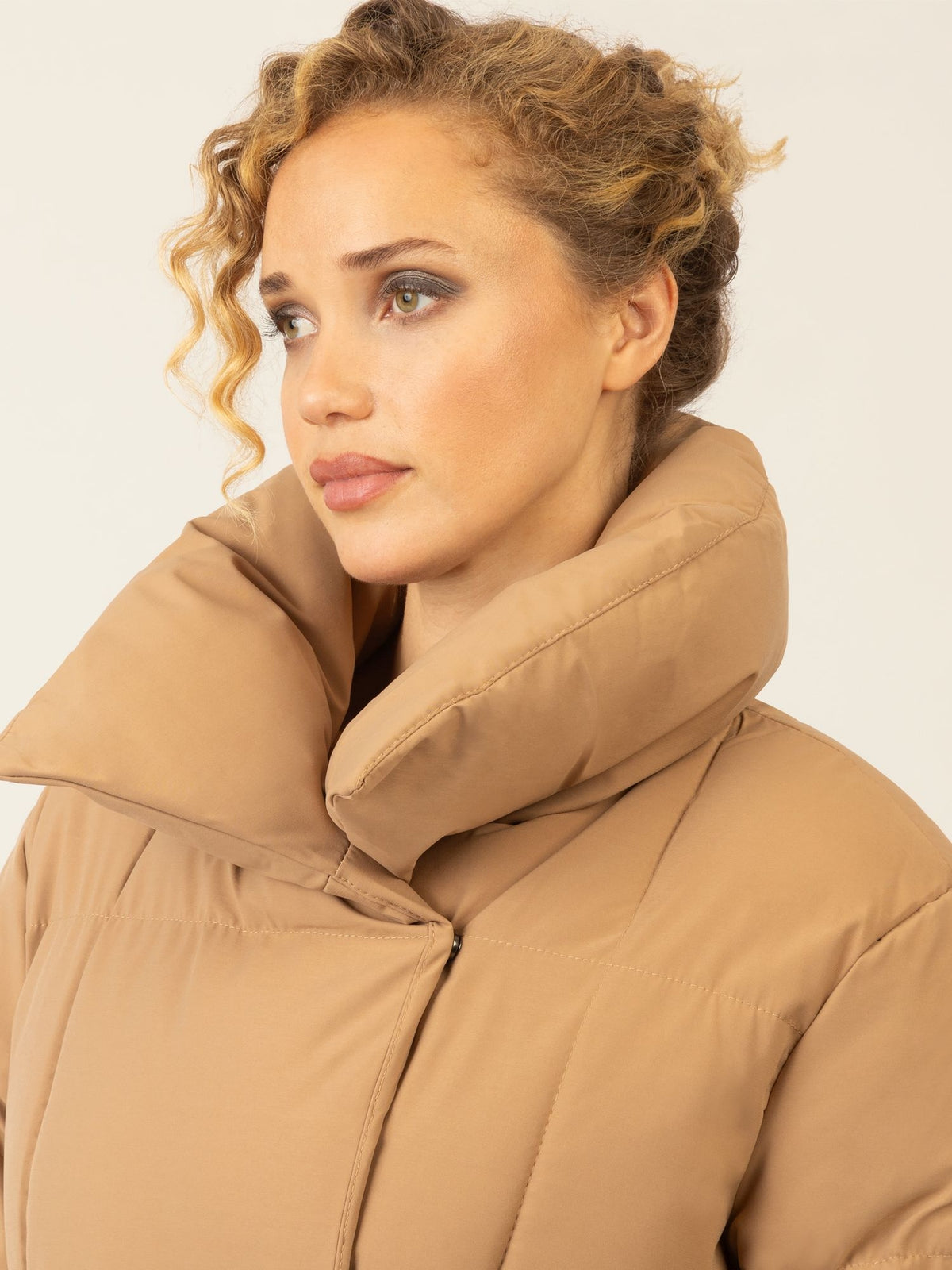 APART Winterjacke mit Reißverschluss für stilvollen Schutz an kühlen Tagen | camel