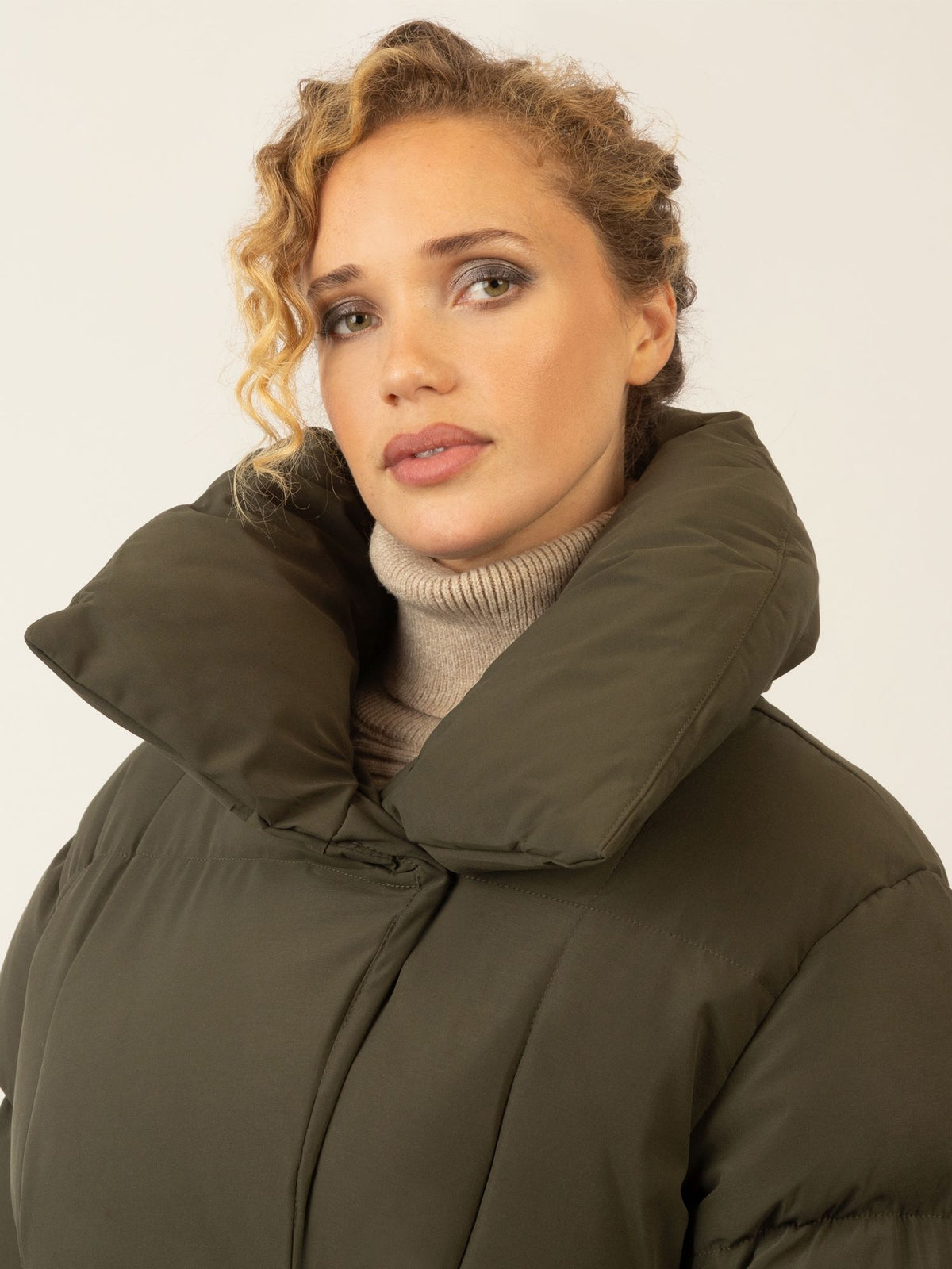 APART Winterjacke mit Reißverschluss für stilvollen Schutz an kühlen Tagen | grün