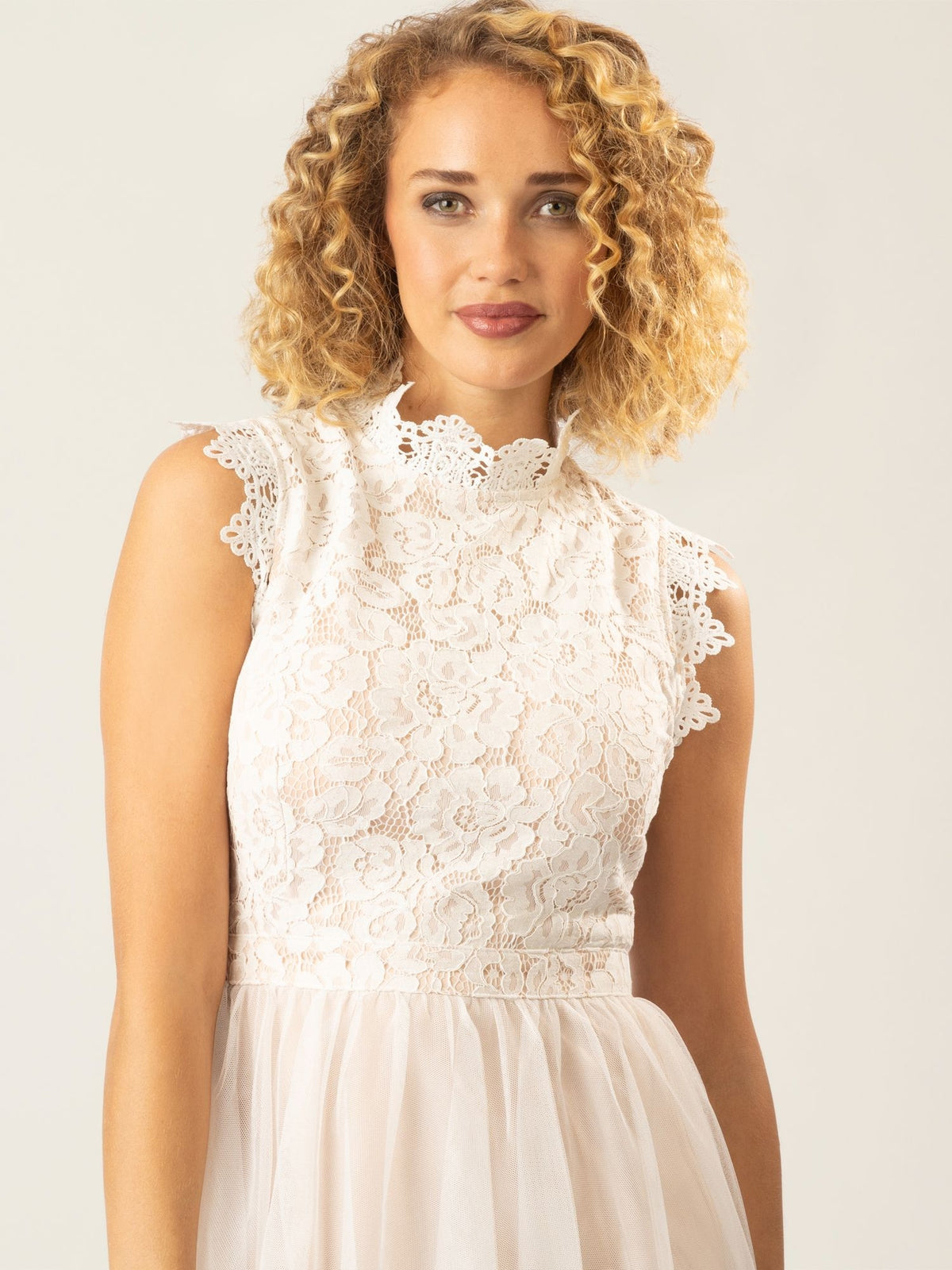 APART Kurzes Kleid mit Reißverschluss für eine elegante Passform im Alltag | weiß