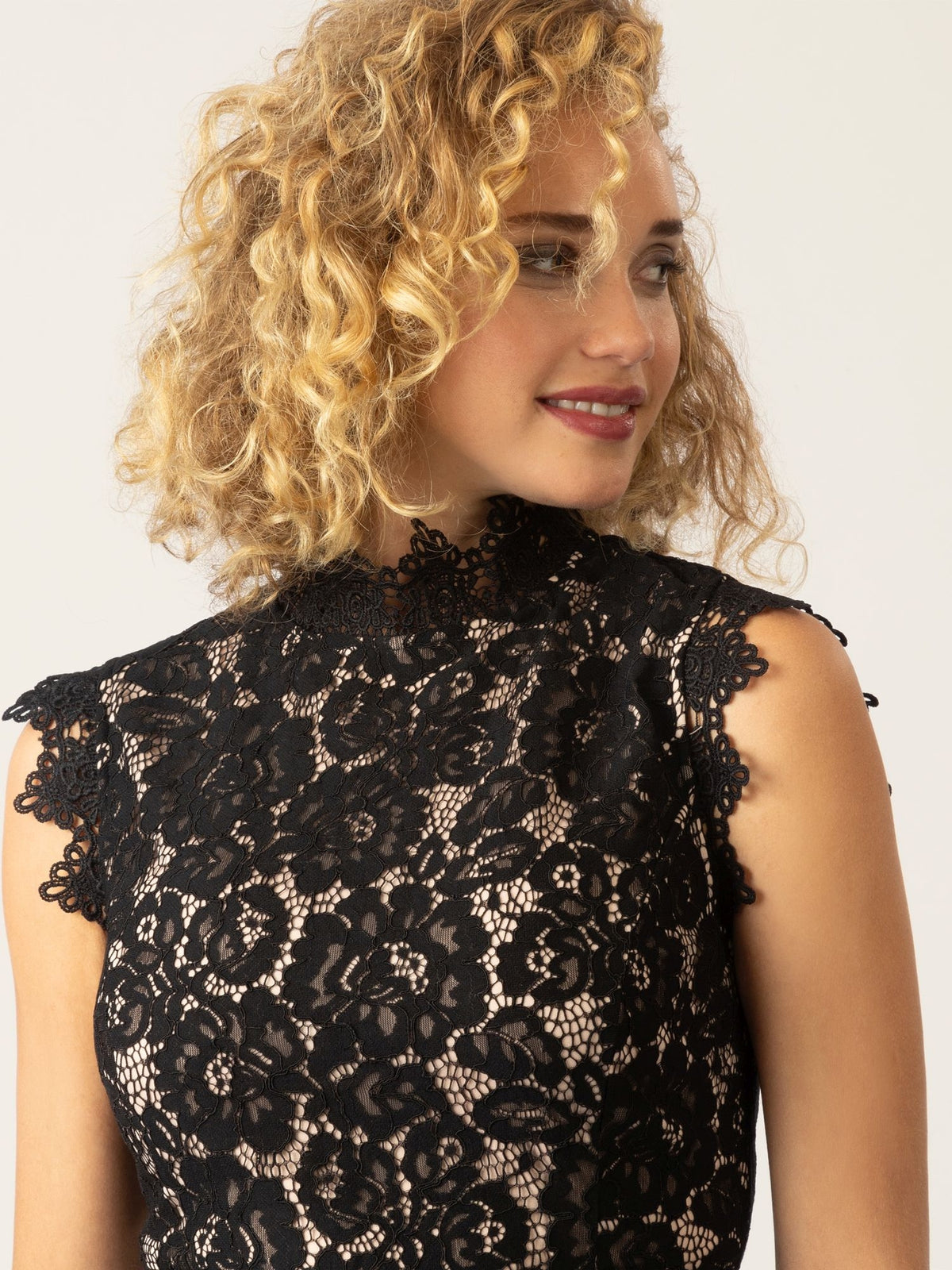 APART Kurzes Kleid mit Reißverschluss für eine elegante Passform im Alltag | schwarz
