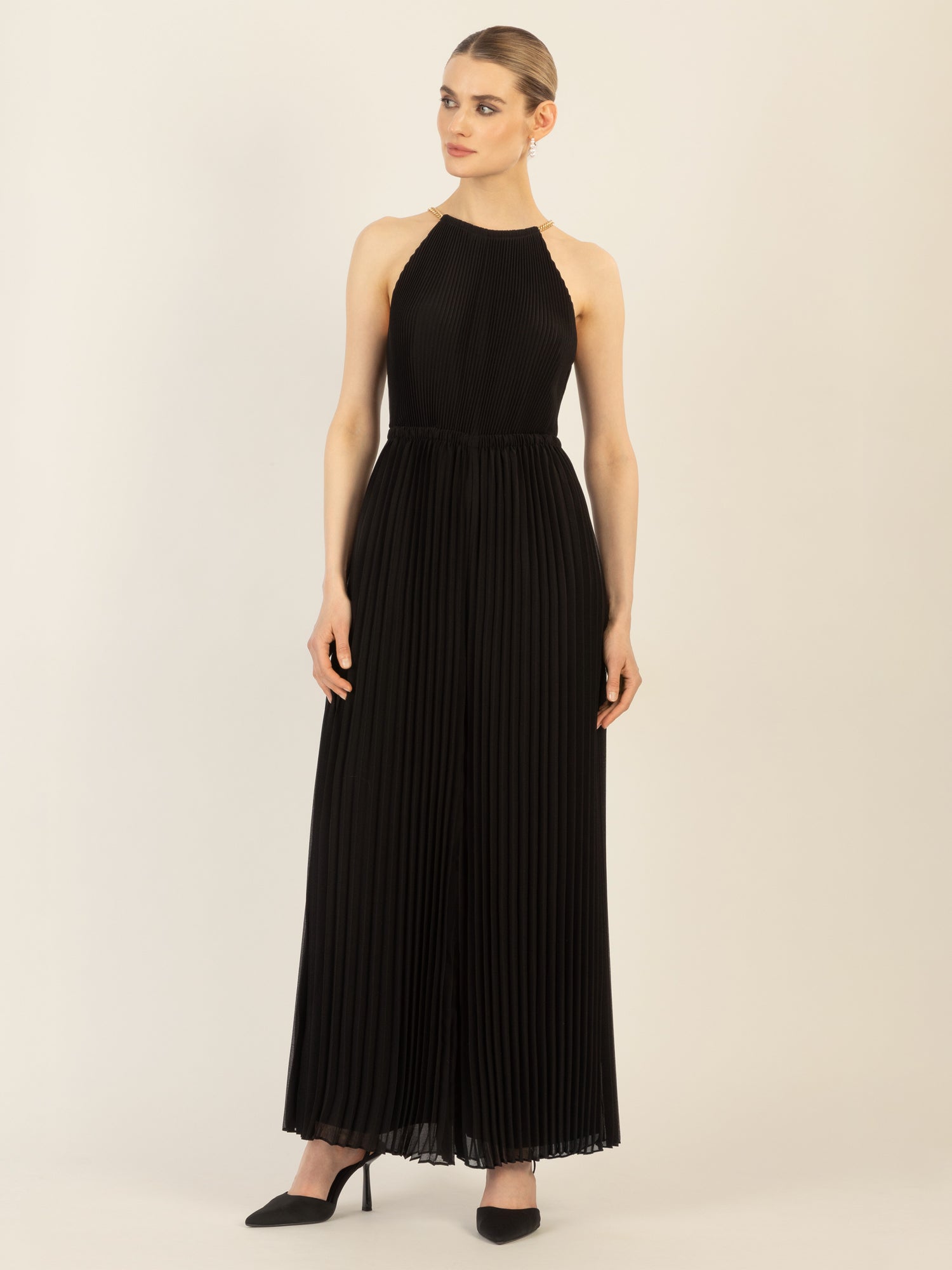 APART Plisseeoverall im Neckholder-Stil | schwarz