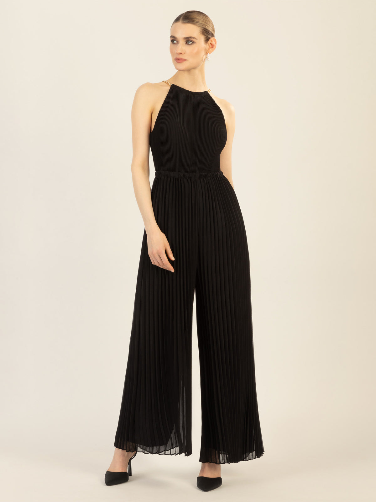 APART Plisseeoverall im Neckholder-Stil | schwarz