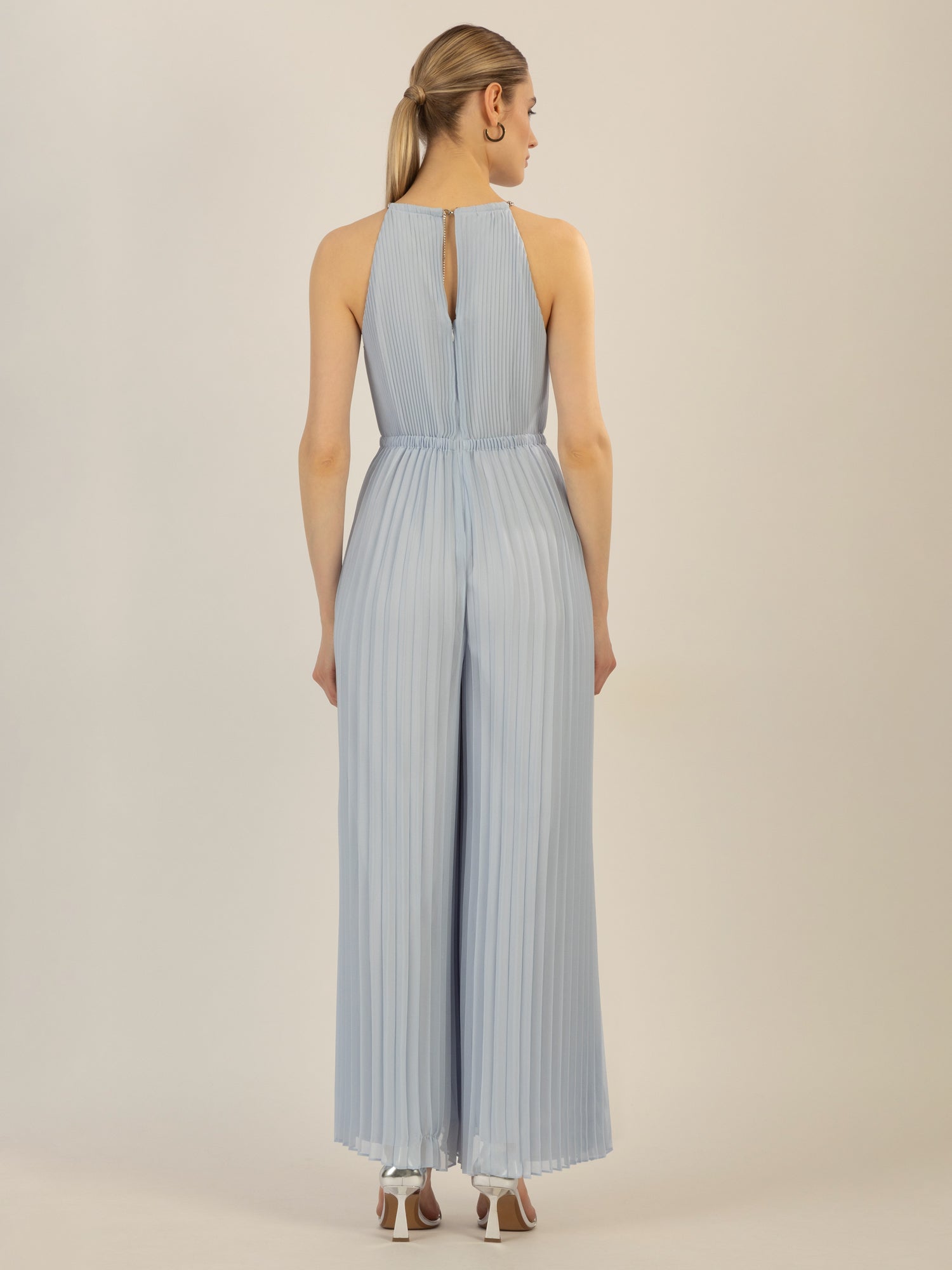 APART Plisseeoverall im Neckholder-Stil | hellblau