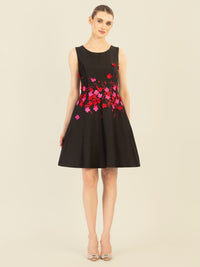 APART Cocktailkleid mit gestickten Blättern und mehrfarbigen 3D-Blüten | schwarz-multicolor