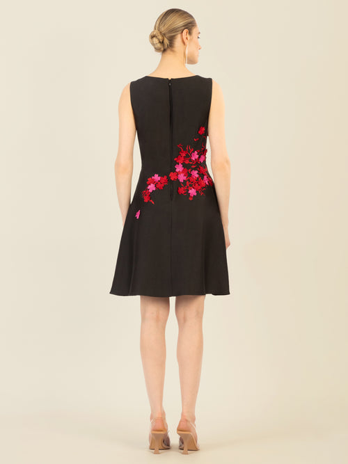 APART Cocktailkleid mit gestickten Blättern und mehrfarbigen 3D-Blüten | schwarz-multicolor image 1