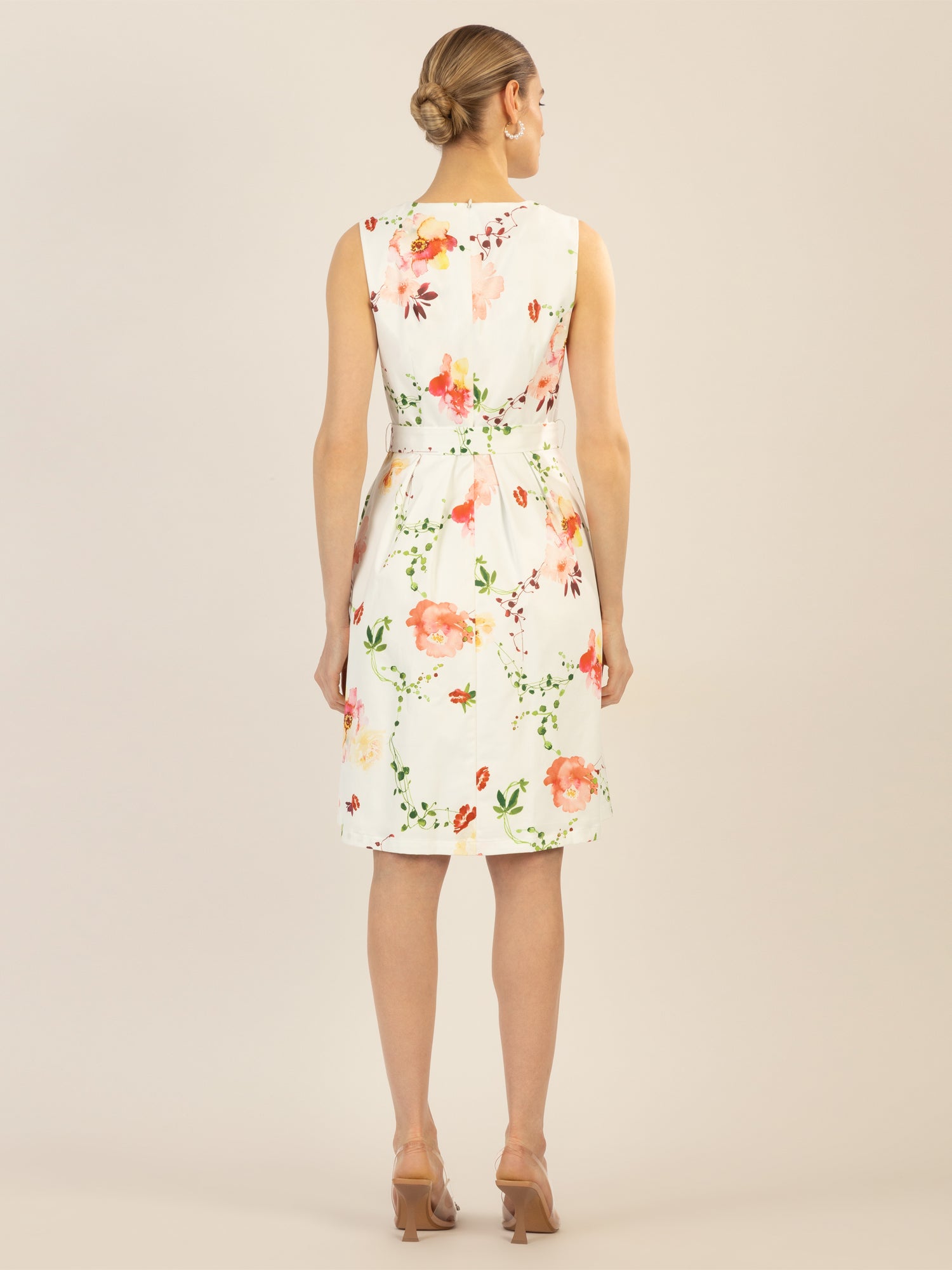 APART bedrucktes Satinkleid aus matt glänzendem Satin mit allover Flower-Print | creme-multicolor