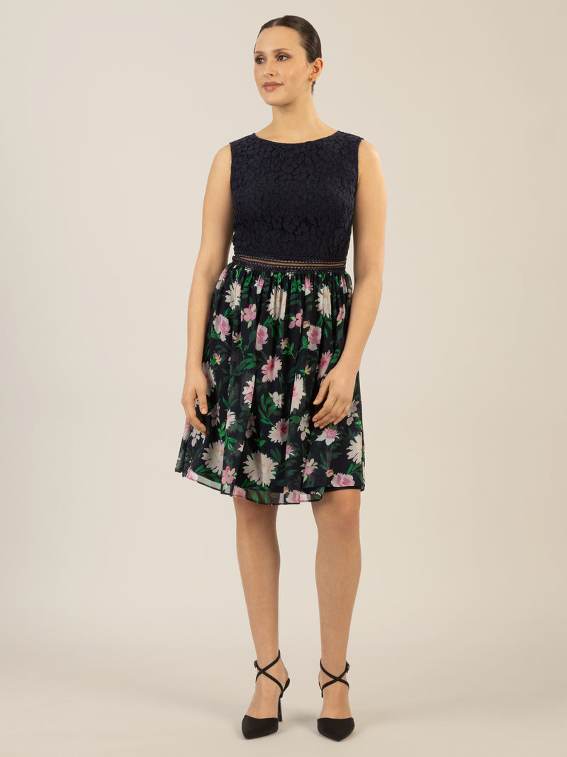 APART Cocktailkleid im Materialmix aus Spitze und allover bedrucktem Chiffon | nachtblau-multicolor