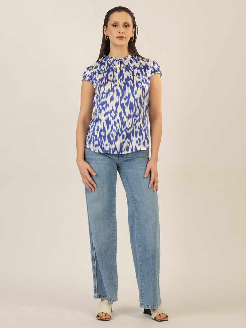 APART bedruckte Bluse aus matt schimmerndem Satin mit Allover-Druckmuster | royalblau-creme