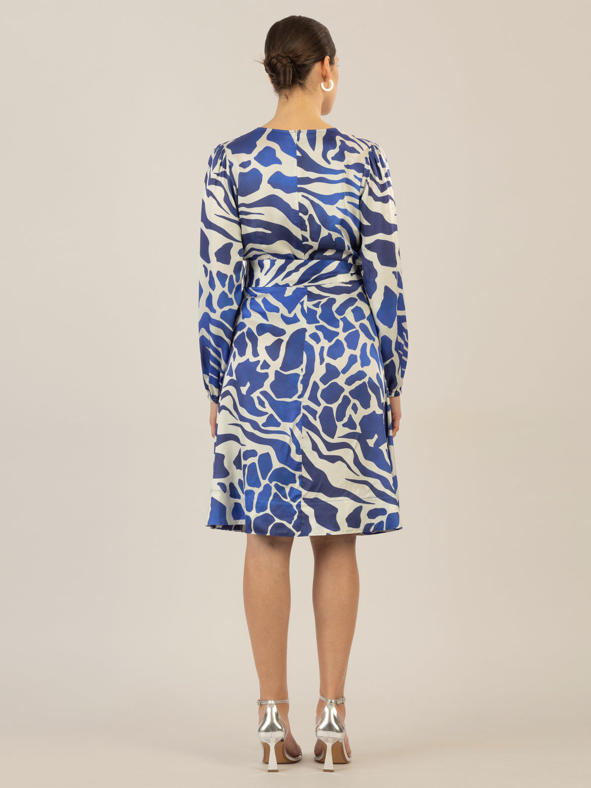 APART kurzes Satinkleid mit allover Druck | royalblau-creme