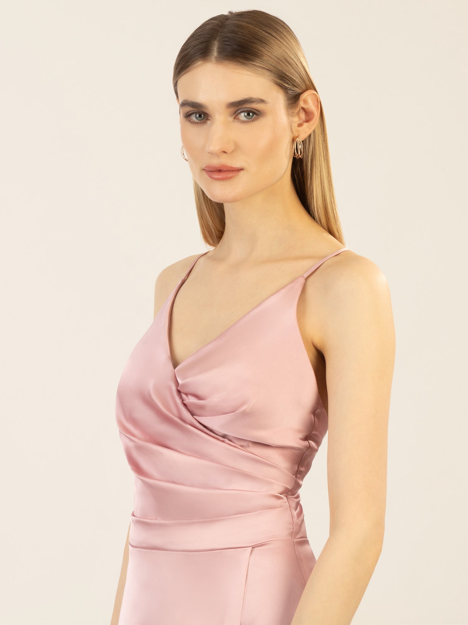 APART Satin-Abendkleid mit Wickeleffekt | mauve