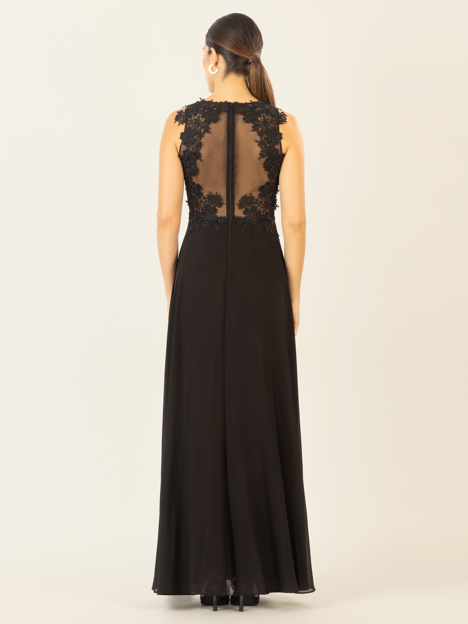 APART Abendkleid im Materialmix aus bestickter Spitze und Chiffon | schwarz