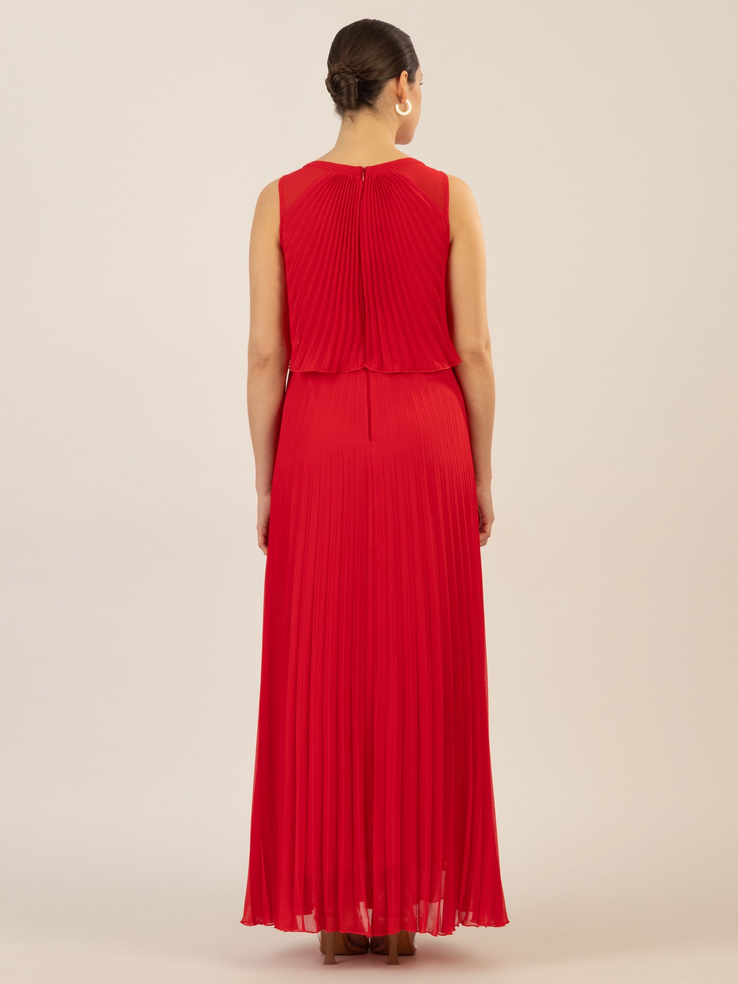 APART Abendkleid mit lose fallendem Sonnenplissee-Part bis zur Taille | rot