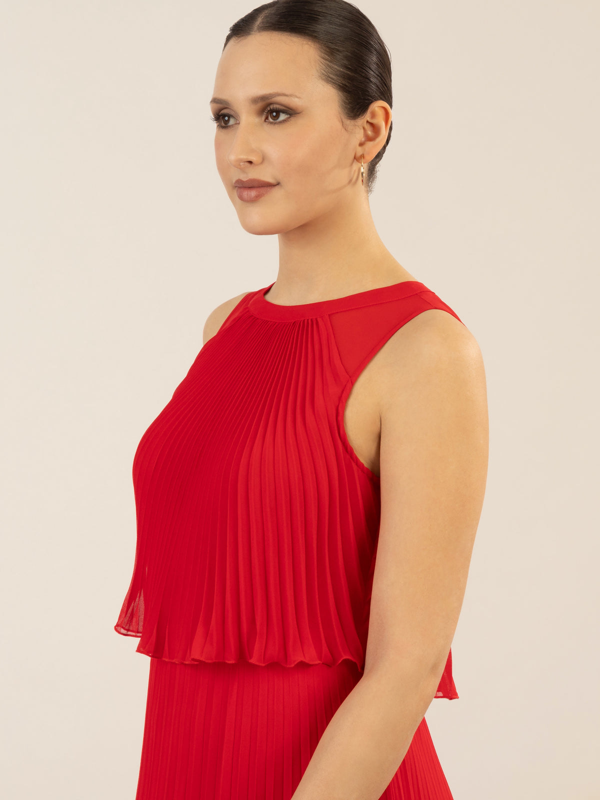 APART Abendkleid mit lose fallendem Sonnenplissee-Part bis zur Taille | rot