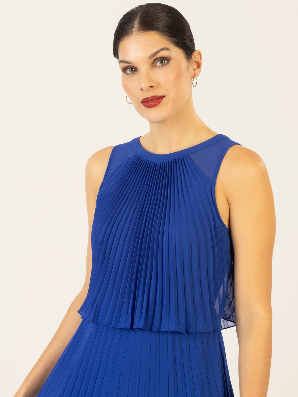 APART Abendkleid mit lose fallendem Sonnenplissee-Part bis zur Taille | royalblau