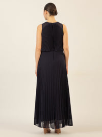 APART Abendkleid mit lose fallendem Sonnenplissee-Part bis zur Taille | nachtblau