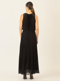 APART Abendkleid mit lose fallendem Sonnenplissee-Part bis zur Taille | schwarz