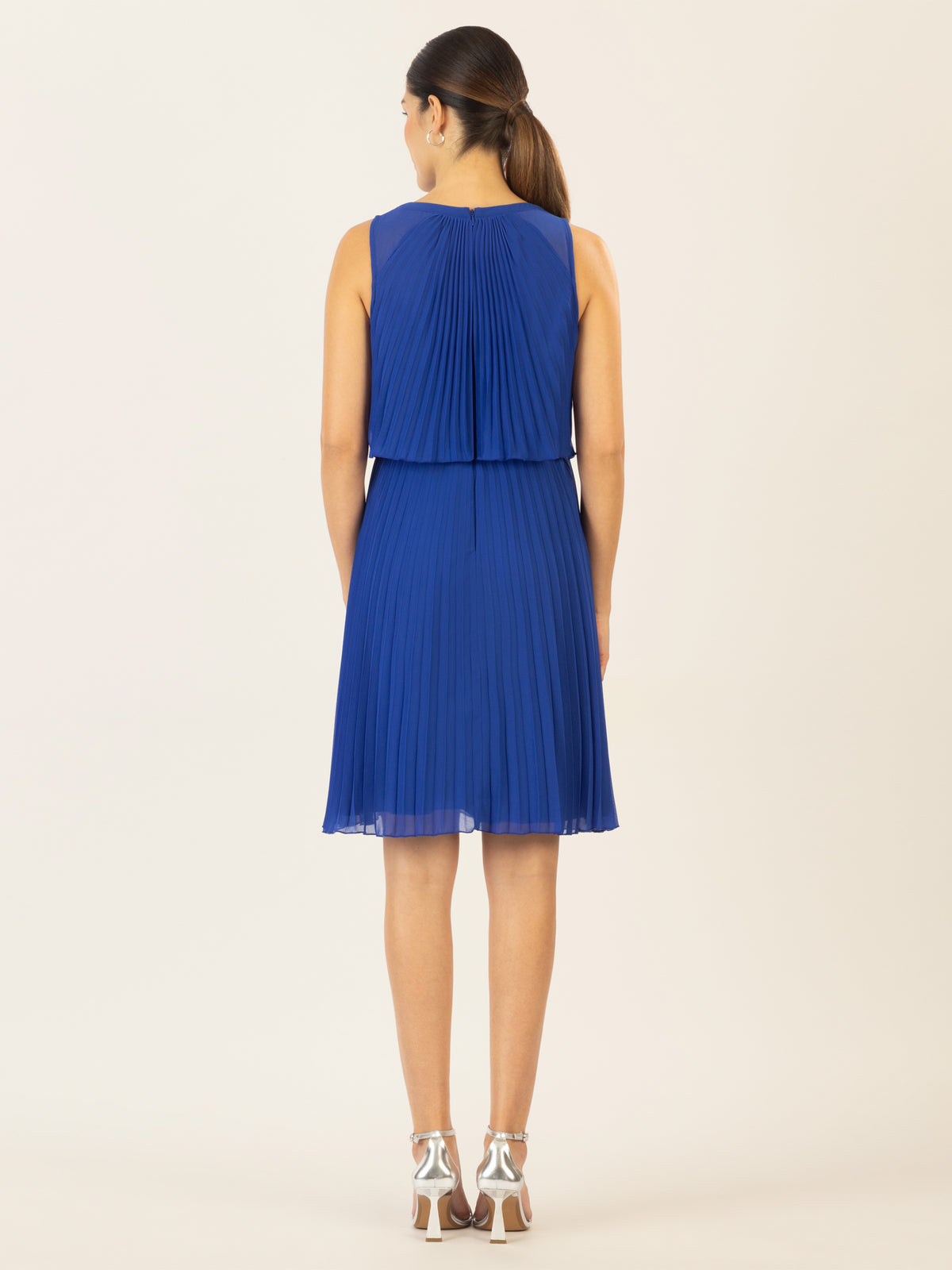 APART Cocktailkleid mit rundem Ausschnitt und schmalem , sichtbaren Halsring | royalblau
