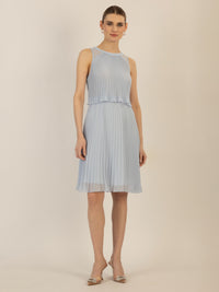 APART Cocktailkleid mit rundem Ausschnitt und schmalem , sichtbaren Halsring | hellblau