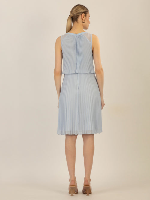 APART Cocktailkleid mit rundem Ausschnitt und schmalem , sichtbaren Halsring | hellblau image 1