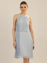 APART Cocktailkleid mit rundem Ausschnitt und schmalem , sichtbaren Halsring | hellblau