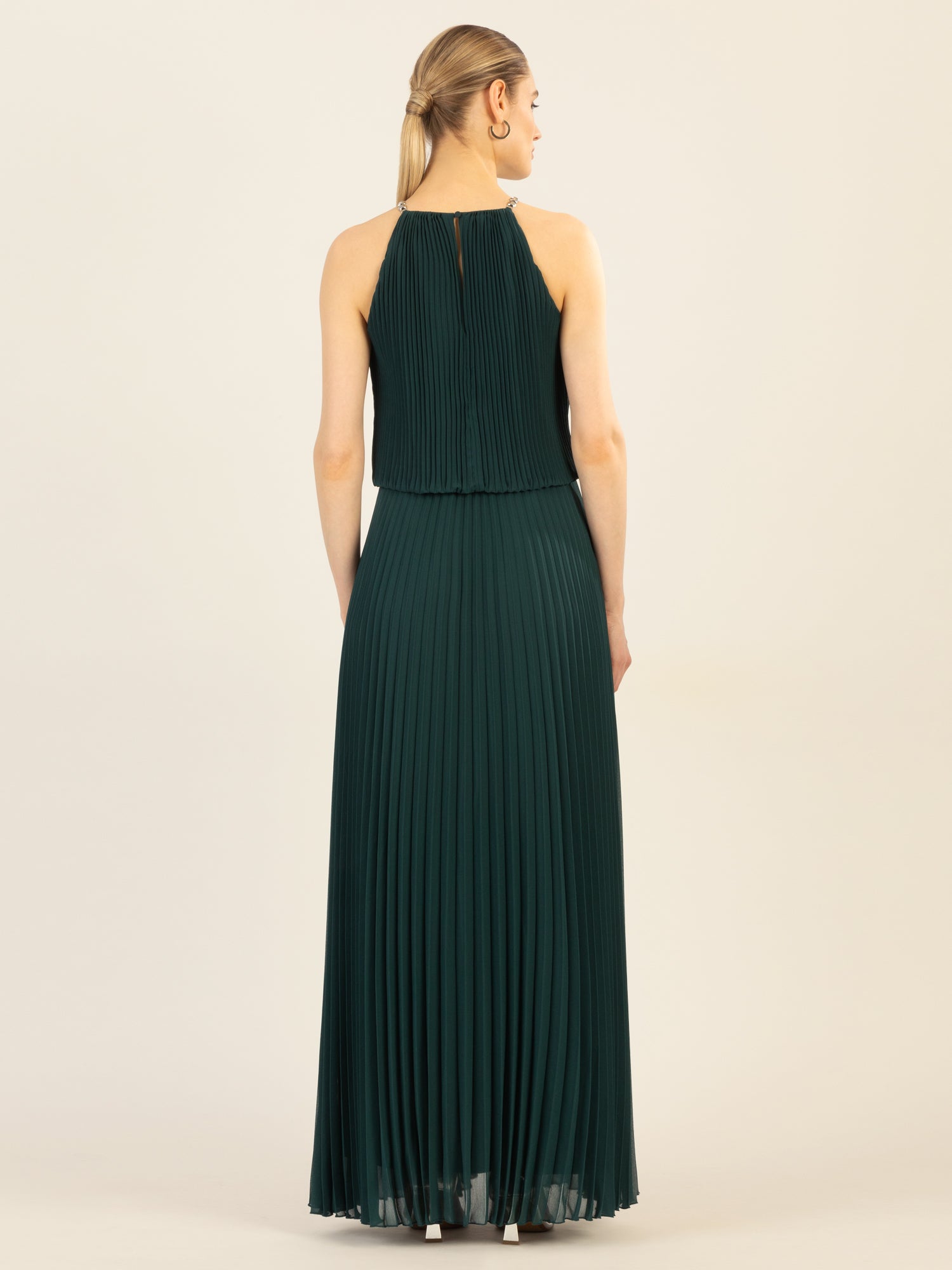 APART Plisseekleid im Neckholder-Stil | emerald