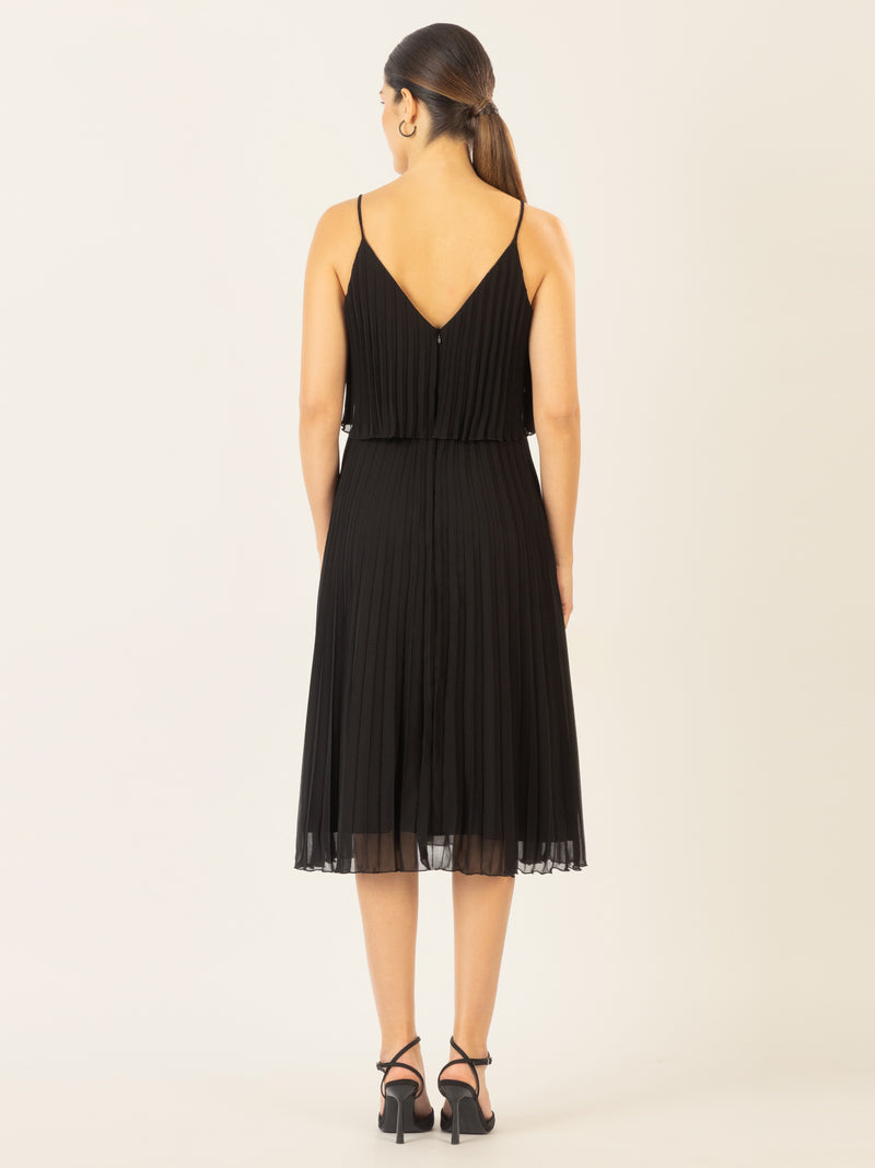 APART kurzes Plisseekleid in 2in1 Optik | schwarz