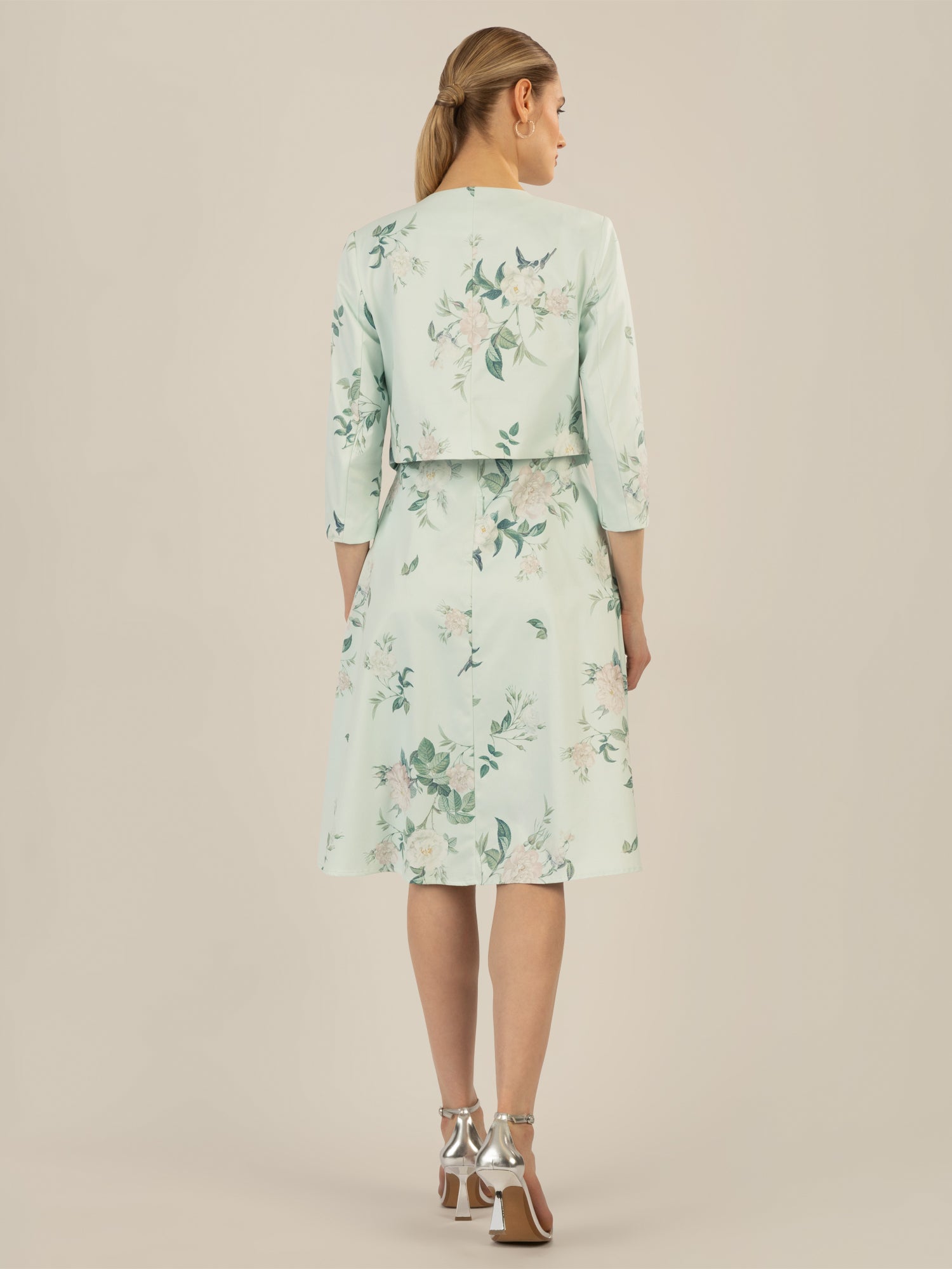 APART Satinbolero aus mattglänzendem Satin mit allover Blumen-Druck | jade-multicolor