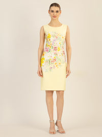 APART bedrucktes Etuikleid aus matt schimmerndem Satin, mit Blüten Druck | vanille-multicolor