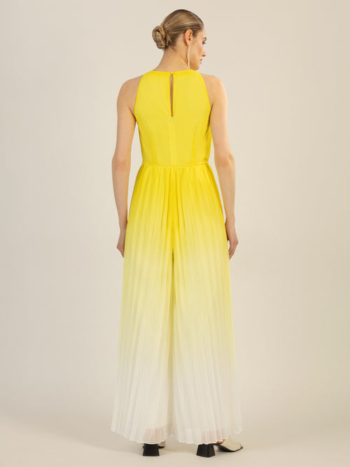 APART Plisseeoverall mit Farbverlauf aus leicht körnigem, plissierten Chiffon | vanille-creme image 1