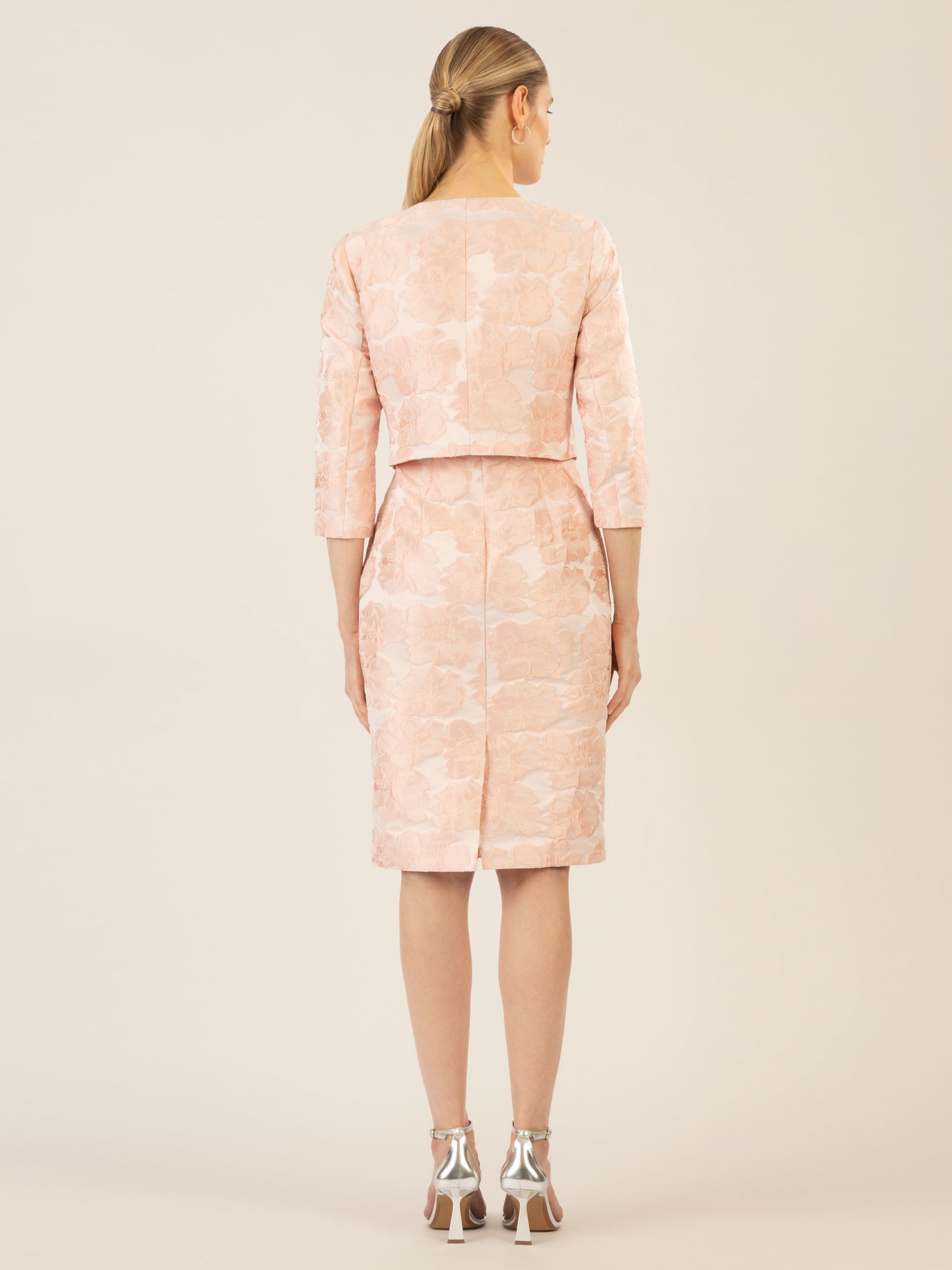 APART Jacquard Bolero aus mattglänzendem Jacquard mit allover Blumen | rose