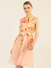 APART kurzes Plisseekleid aus leicht körnigem, bedrucktem und plissiertem Chiffon | rose-multicolor