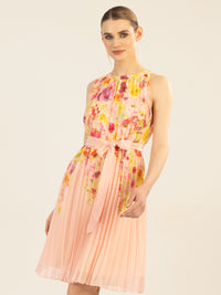 APART kurzes Plisseekleid aus leicht körnigem, bedrucktem und plissiertem Chiffon | rose-multicolor