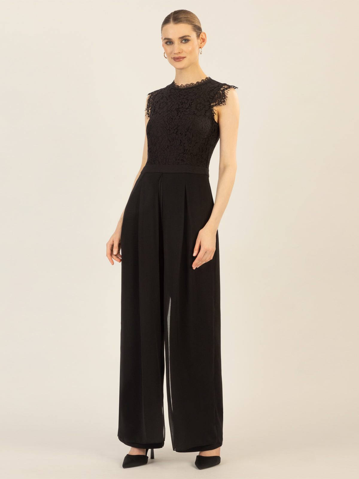 APART Overall mit Spitzenoberteil und aus hochwertigem Material | schwarz