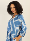 Mint & Mia Bedrucktes satin Kleid mit V-Ausschnitt und Print | blau-multicolor