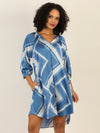 Mint & Mia Bedrucktes satin Kleid mit V-Ausschnitt und Print | blau-multicolor