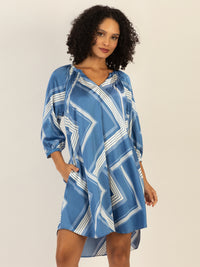 Mint & Mia Bedrucktes satin Kleid mit V-Ausschnitt und Print | blau-multicolor