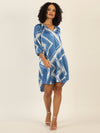 Mint & Mia Bedrucktes satin Kleid mit V-Ausschnitt und Print | blau-multicolor