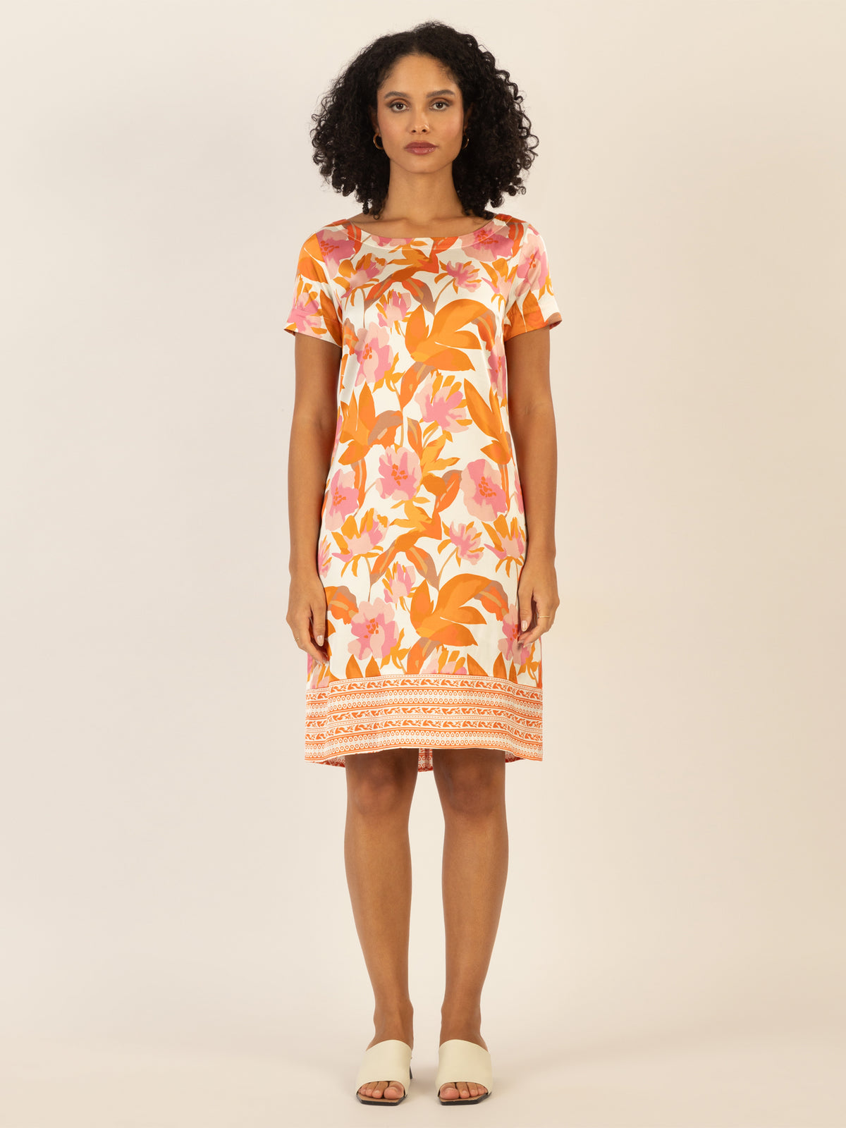 Mint & Mia Bedrucktes Viskose satin Kleid mit Blumenprint und Bordüre | orange-multicolor