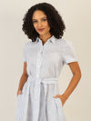 Mint & Mia Midi gestreiftes Leinen Kleid mit Bindegürtel | hellblau-creme