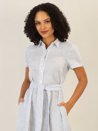 Mint & Mia Midi gestreiftes Leinen Kleid mit Bindegürtel | hellblau-creme