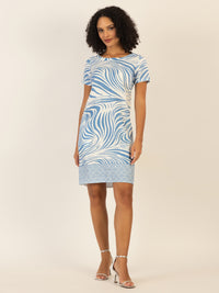 Mint & Mia Kurzes bedrucktes Kleid mit Zebraprint und Bordüre | creme-hellblau