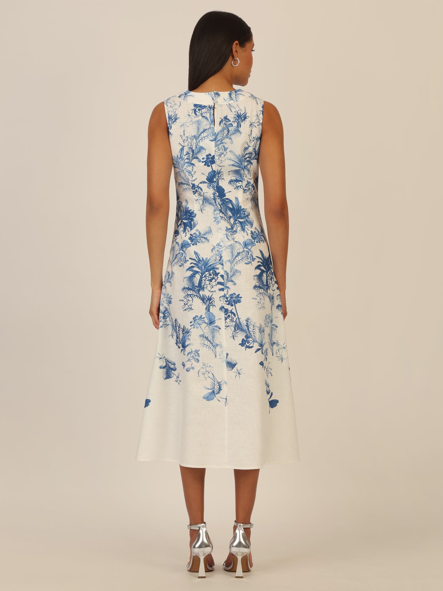 Mint & Mia Langes bedrucktes Leinenkleid mit Blumendruck | creme-hellblau