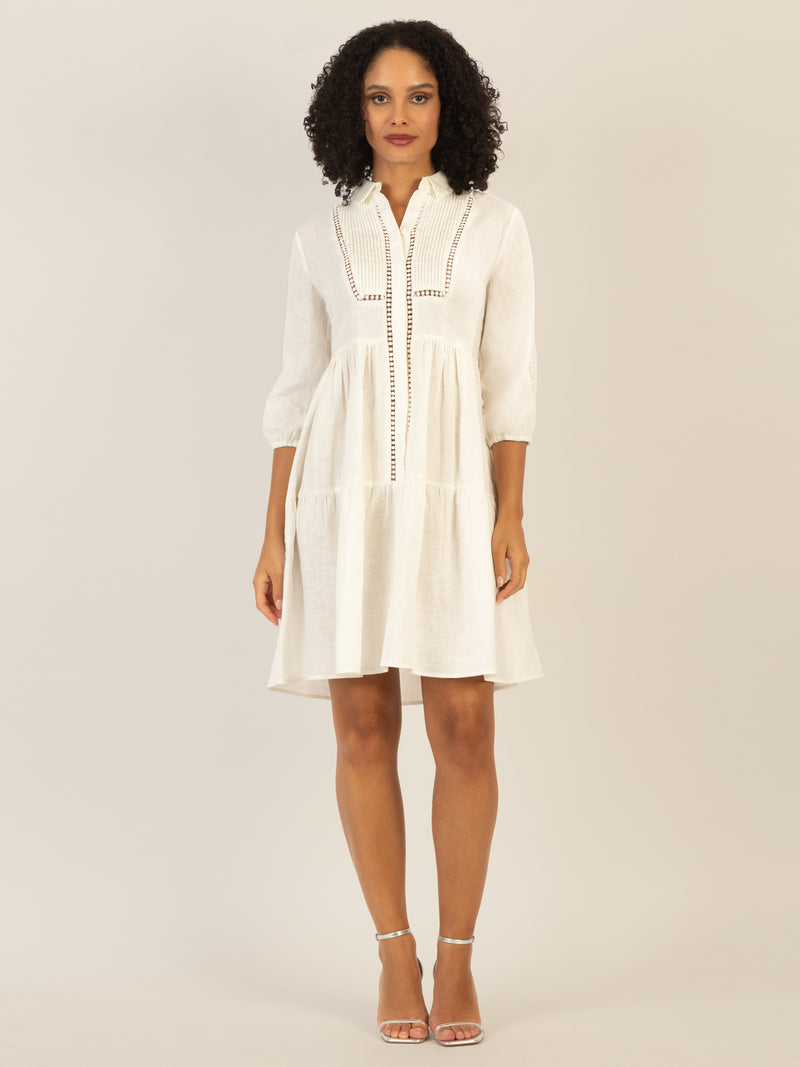 Mint & Mia Kurzes Leinen Kleid mit Biesen und Volantstufen | creme