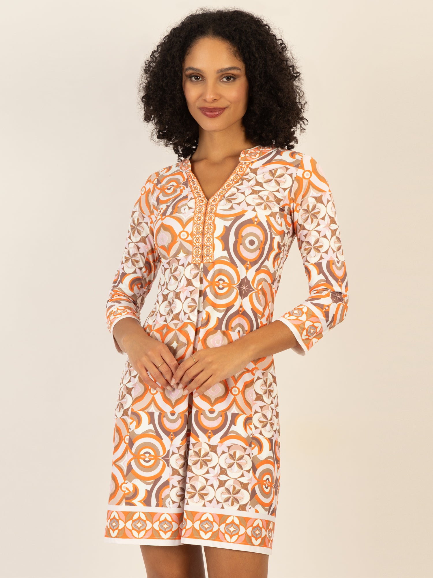 Mint & Mia Kurzes Kofferkleid mit Print und Zierborten | orange-multicolor