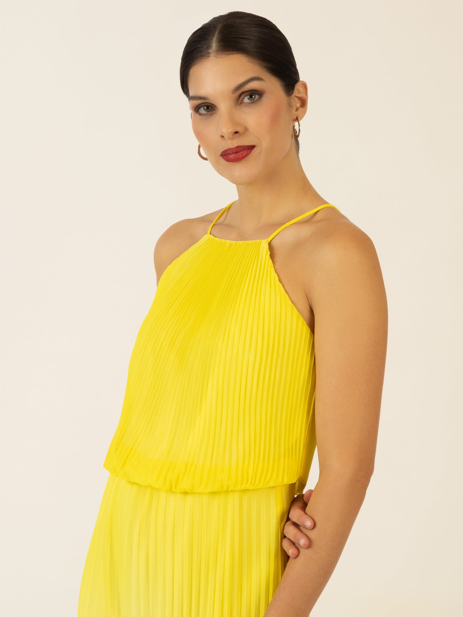 APART langes Plisseekleid im Neckholder-Stil mit Batik-Effekt | vanille-creme