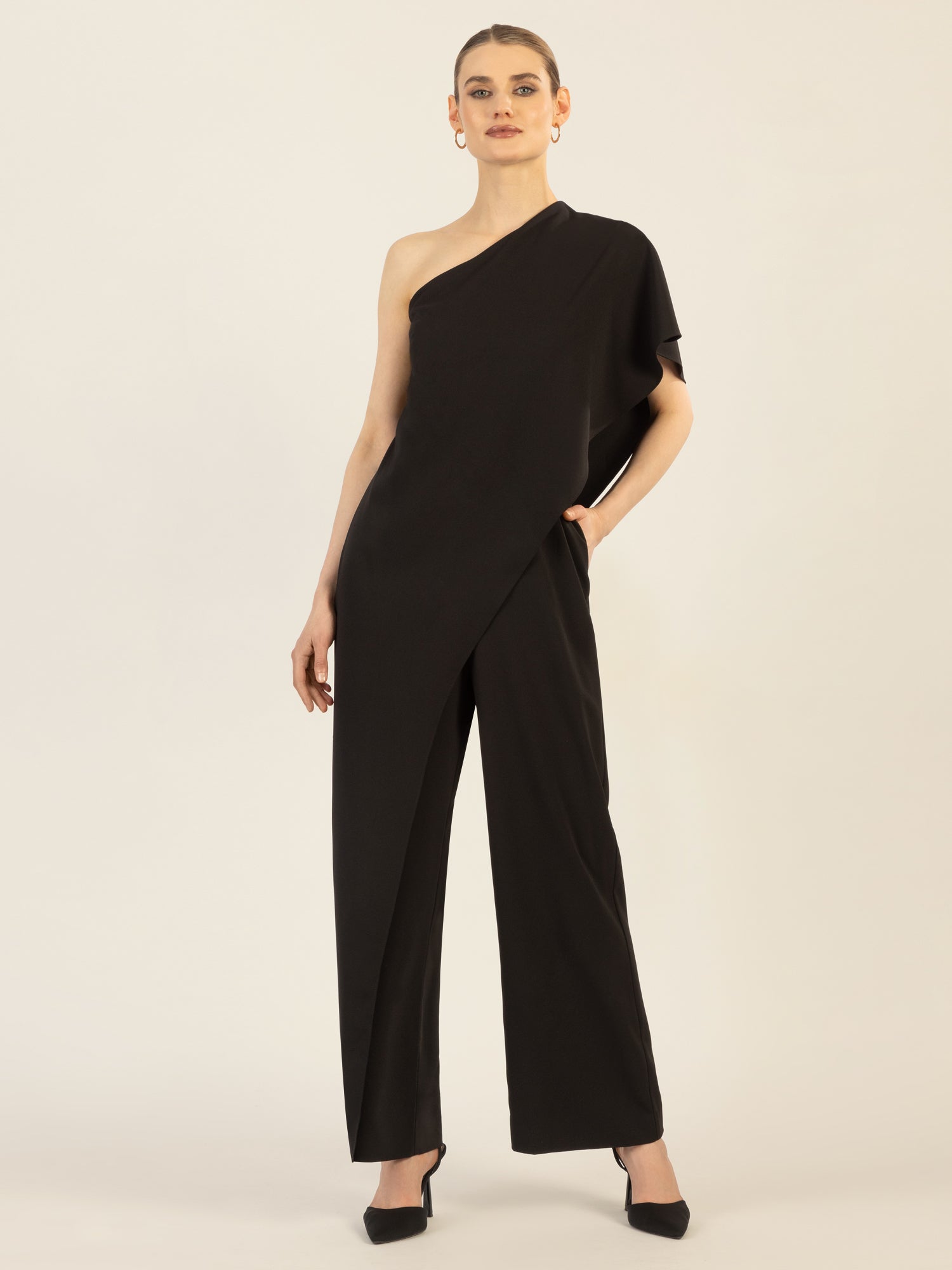 APART One-Shoulder Overall aus einer leicht körnigen Ware | schwarz