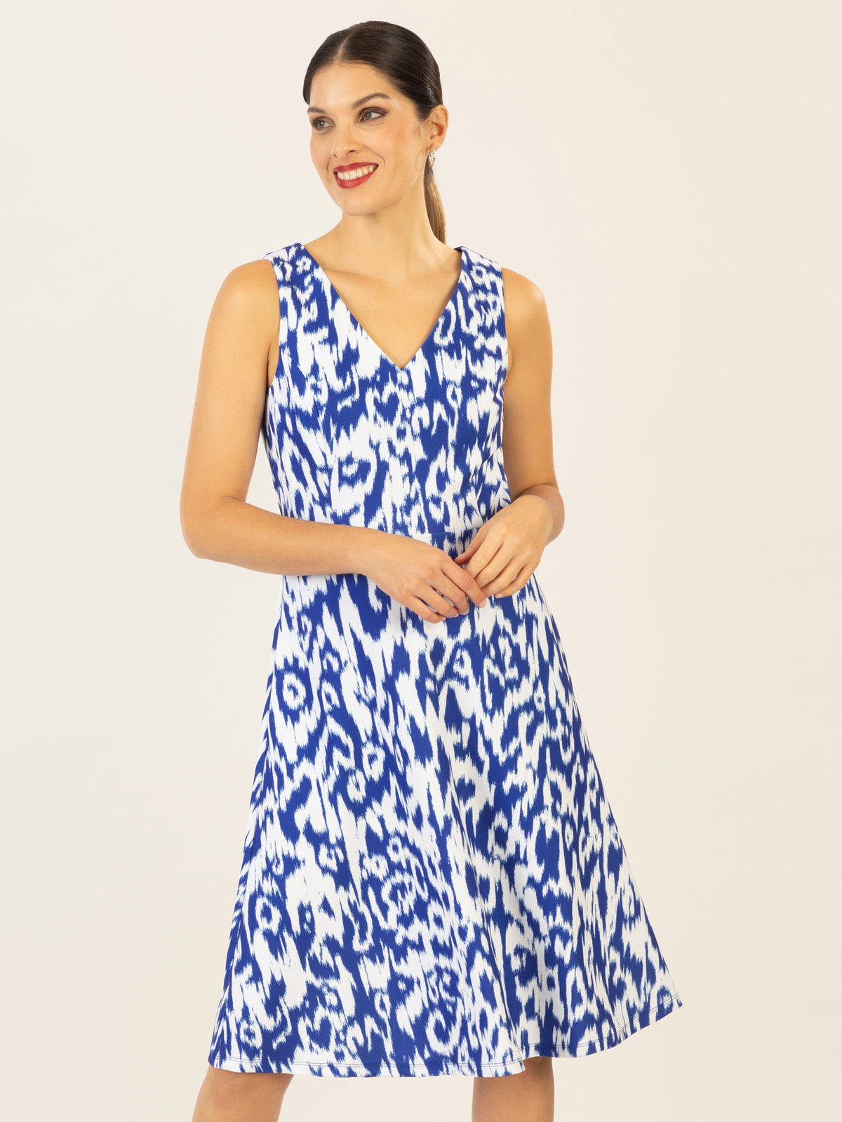 APART kurzes Kleid aus Jersey-Stoff, allover mit grafischem Print | royalblau-creme