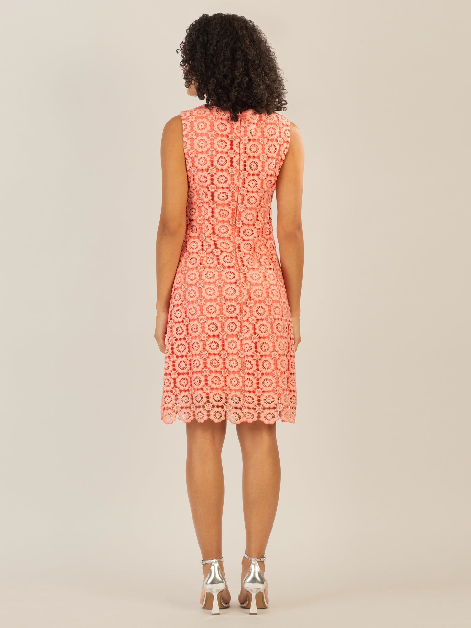 APART Spitzenkleid in leichter A- Form aus Blüten Spitze | koralle-multicolor
